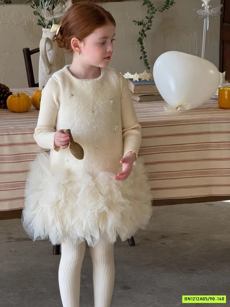 ĐẦM NHUNG GẮN ĐÁ PHỐI CHÂN VOAN CHENGLE