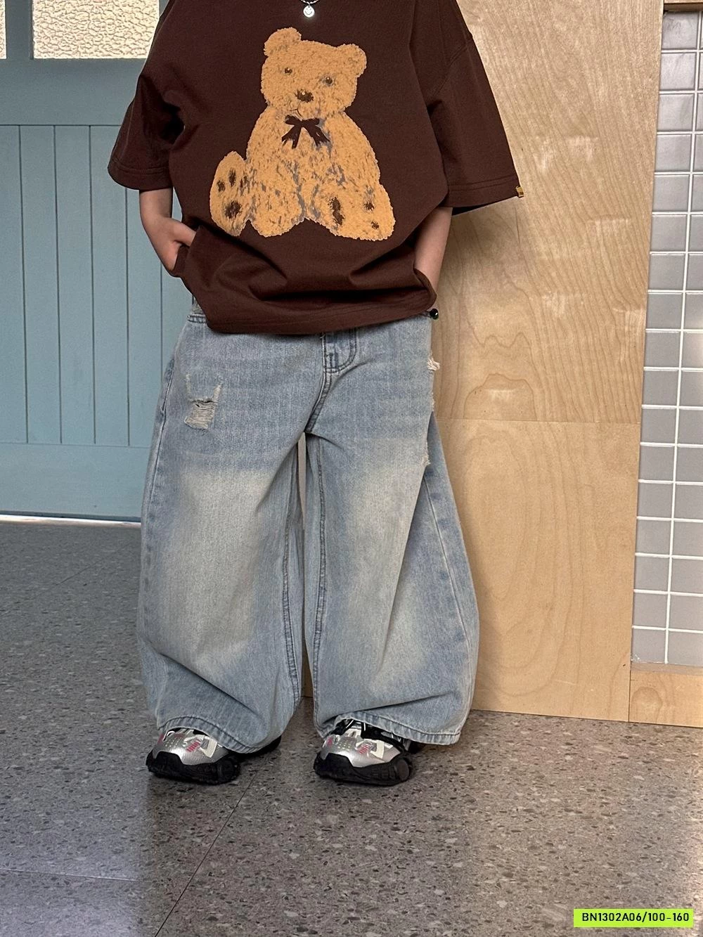 ÁO GẤU NÂU MIX JEANS SUÔNG RÁCH AFTE