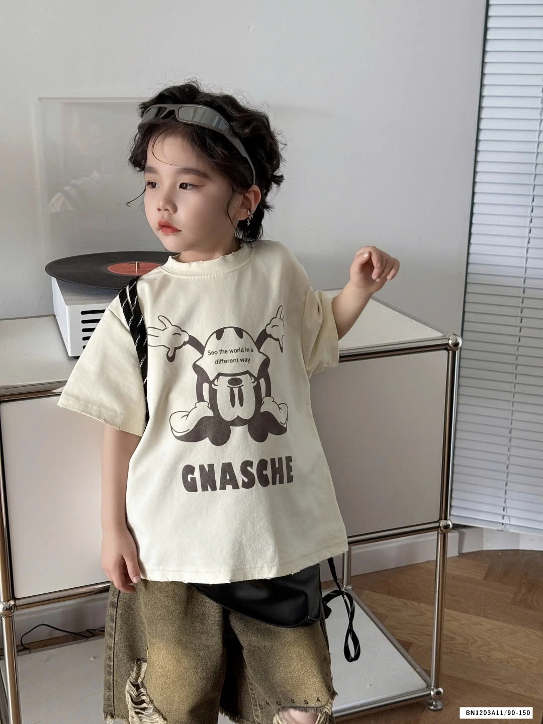 ÁO MICKEY MIX SHORT JEANS RÁCH GỐI