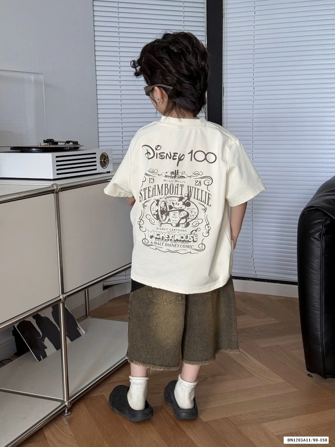 ÁO MICKEY MIX SHORT JEANS RÁCH GỐI