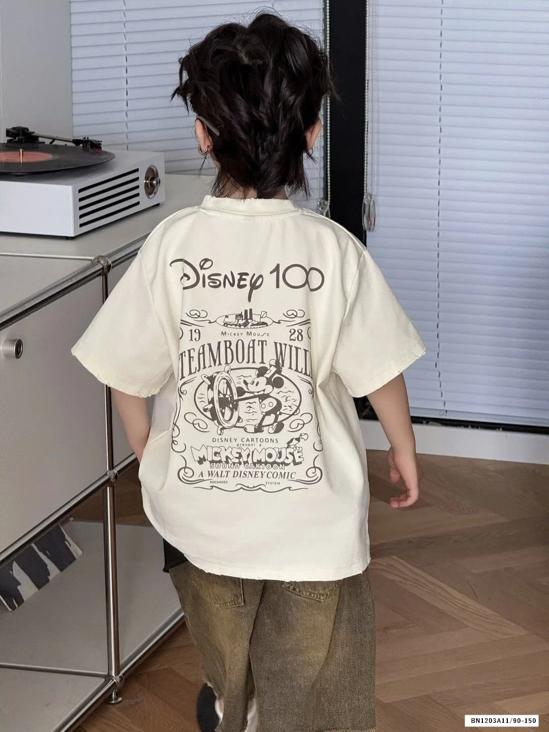 ÁO MICKEY MIX SHORT JEANS RÁCH GỐI