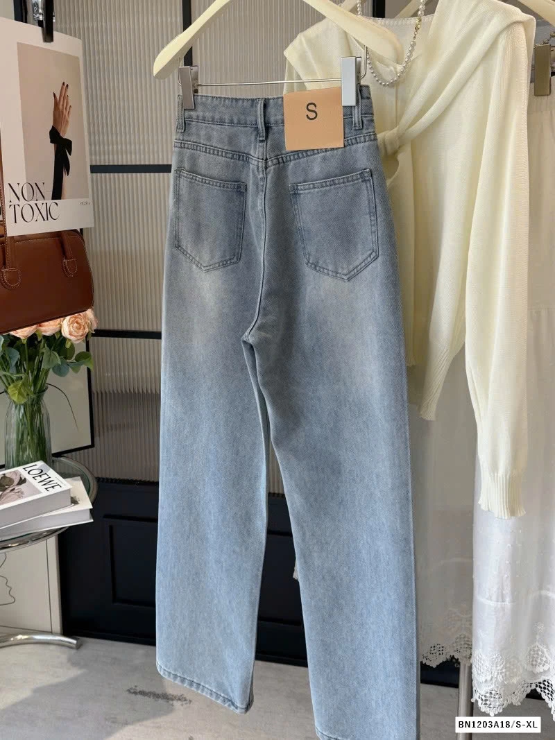 QUẦN JEAN ỐNG ĐỨNG ĐÍNH ĐÁ