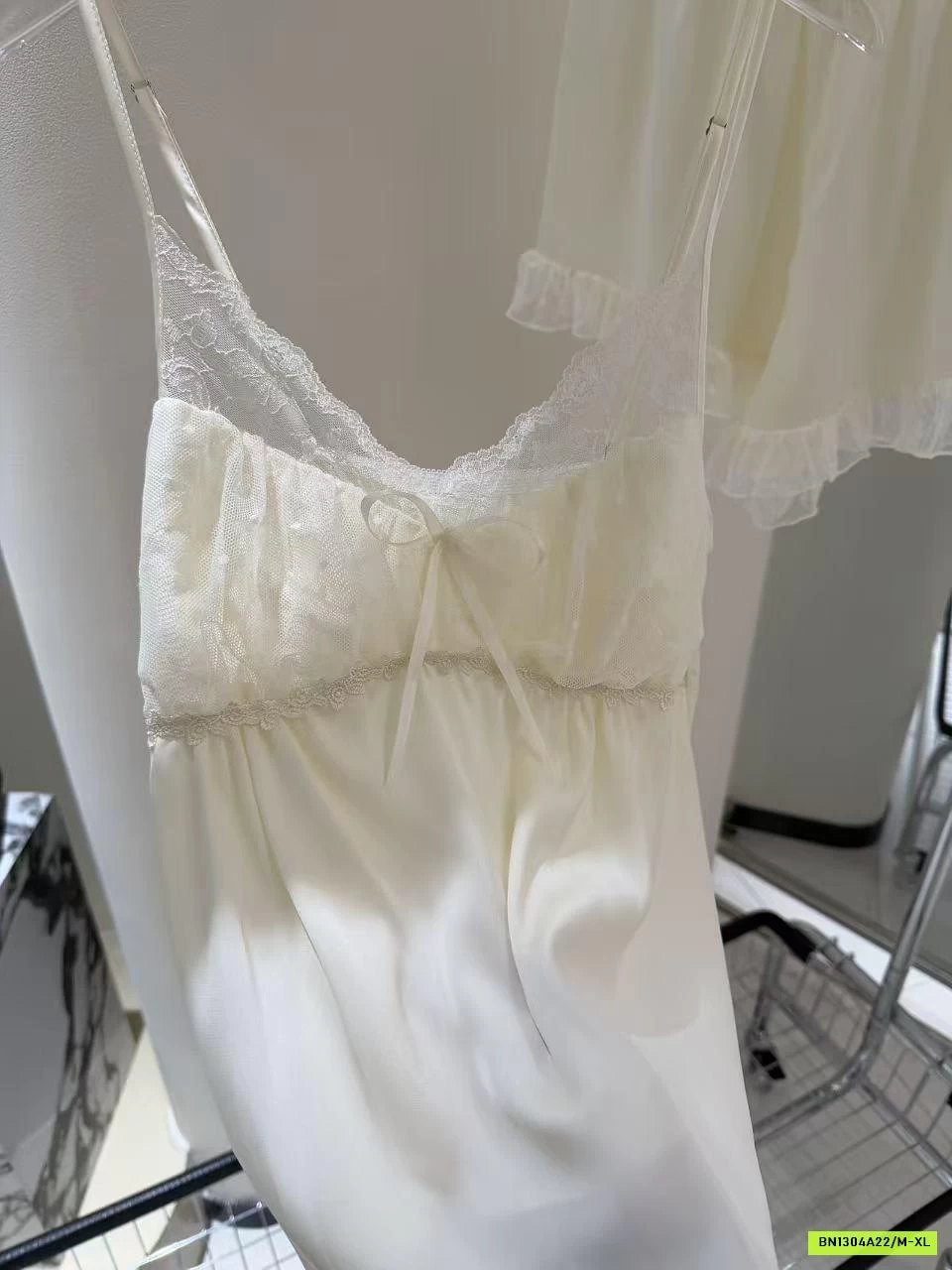 BỘ NGỦ LỤA 2 DÂY VIỀN REN