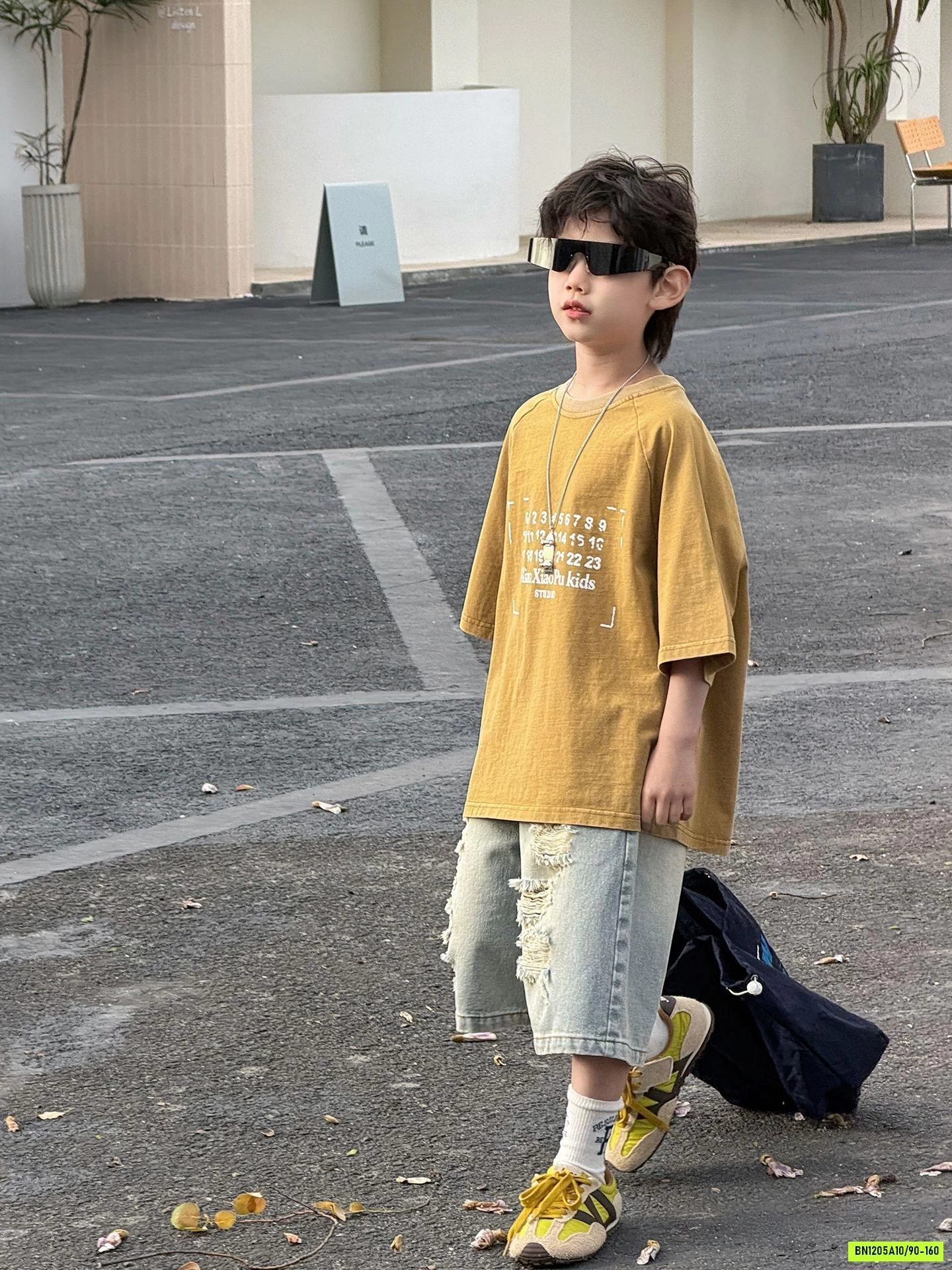 ÁO THUN VÀNG MIX SHORT JEANS RÁCH MSHOPKIDS