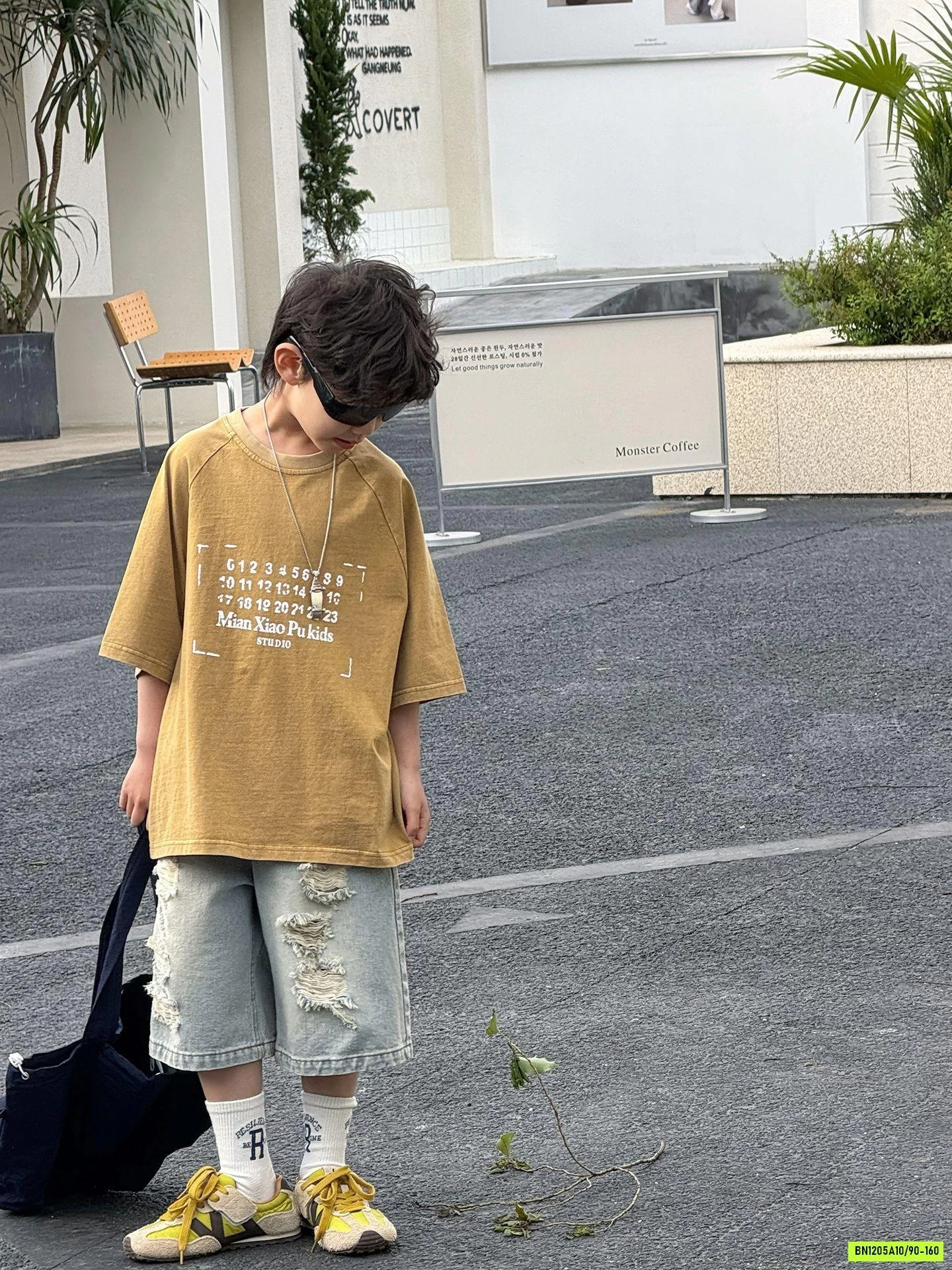 ÁO THUN VÀNG MIX SHORT JEANS RÁCH MSHOPKIDS
