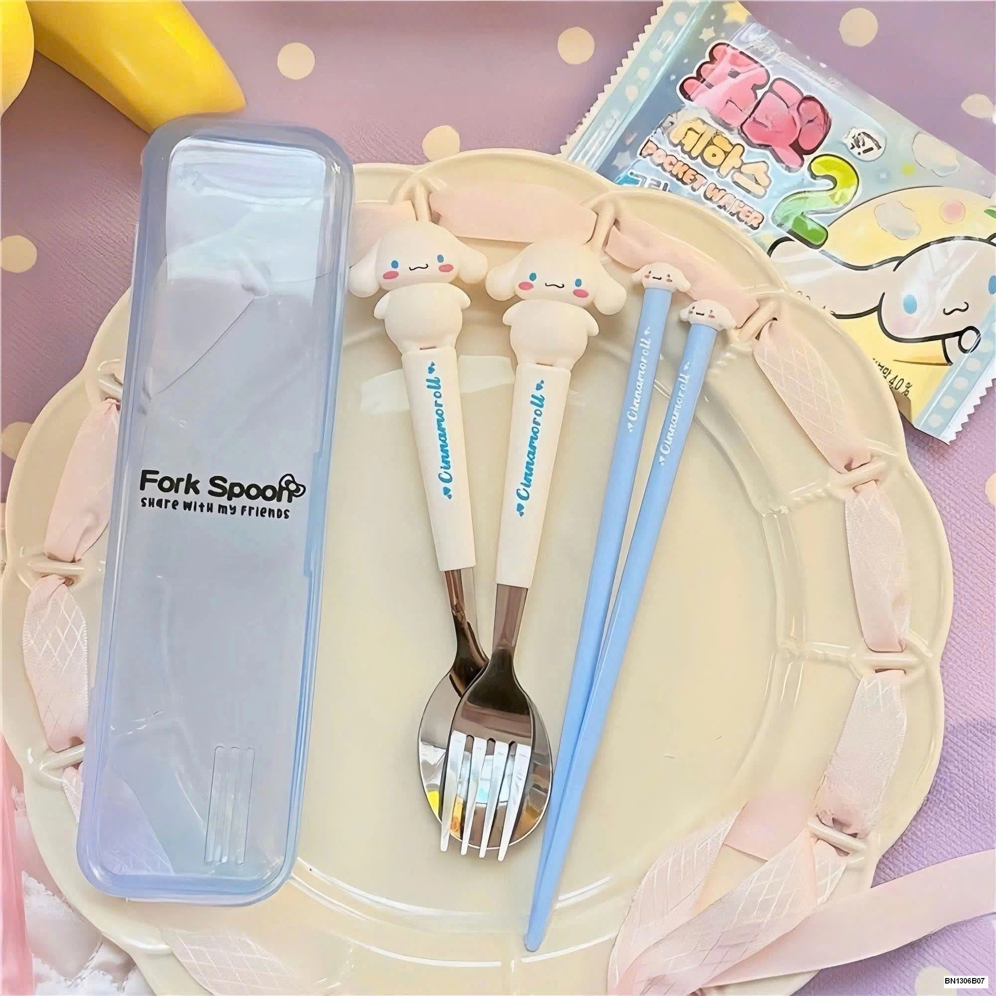 SET ĐŨA THÌA DỄ THƯƠNG KÈM HỘP