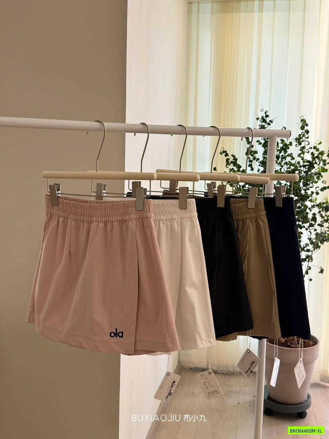 QUẦN GIẢ VÁY THÊU CHỮ CatKaiser