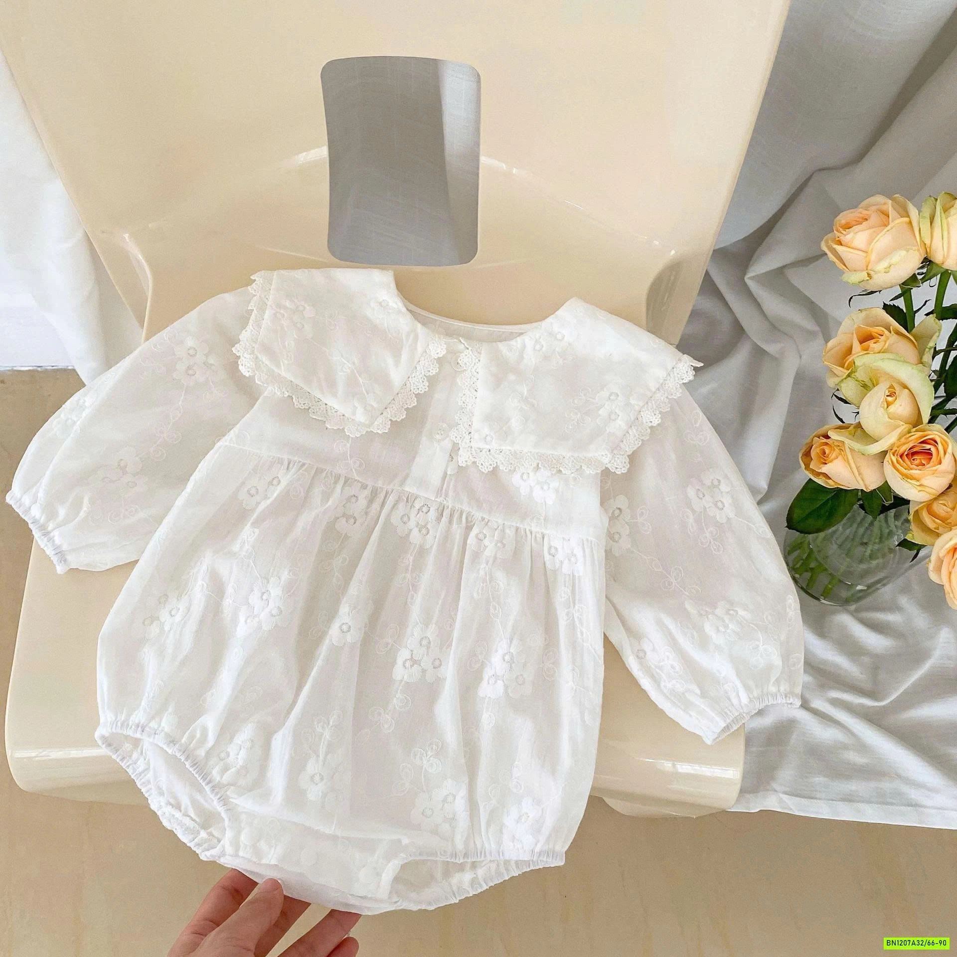 BODY THÊU NỔI CỔ VUÔNG