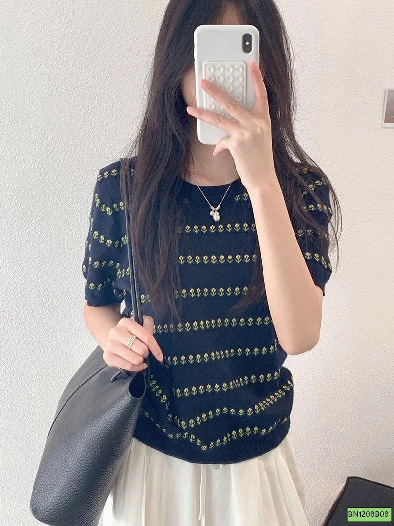 ÁO LEN HOA KẺ NGANG