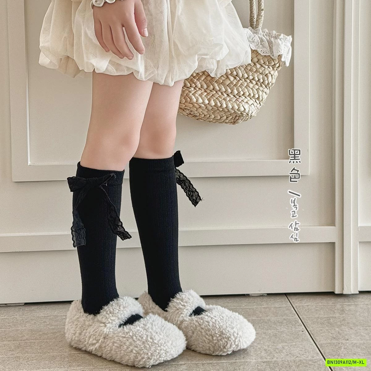 TẤT NGANG GỐI GẮN NƠ NỮ SINH