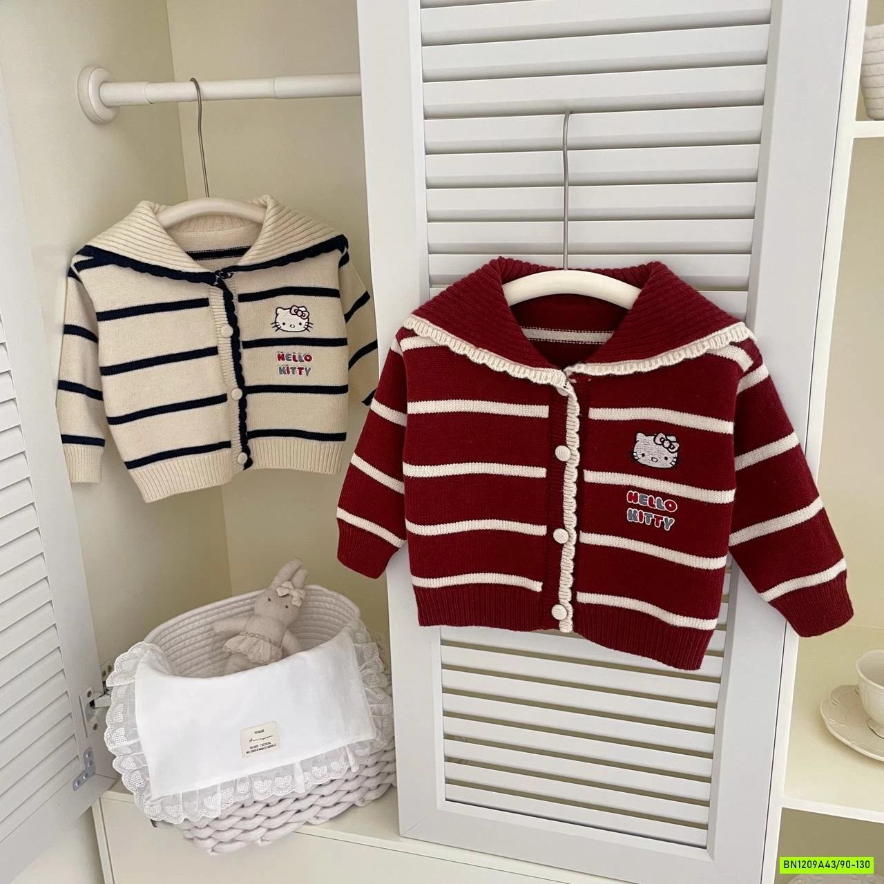 KHOÁC LEN KITTY CHO BÉ