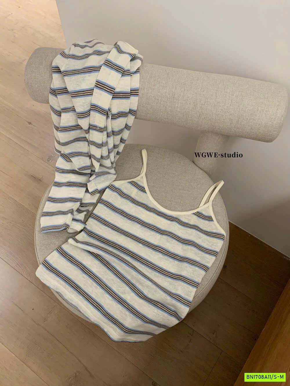 SÉT ÁO 2 DÂY+CARDIGAN KẺ WGWE6850