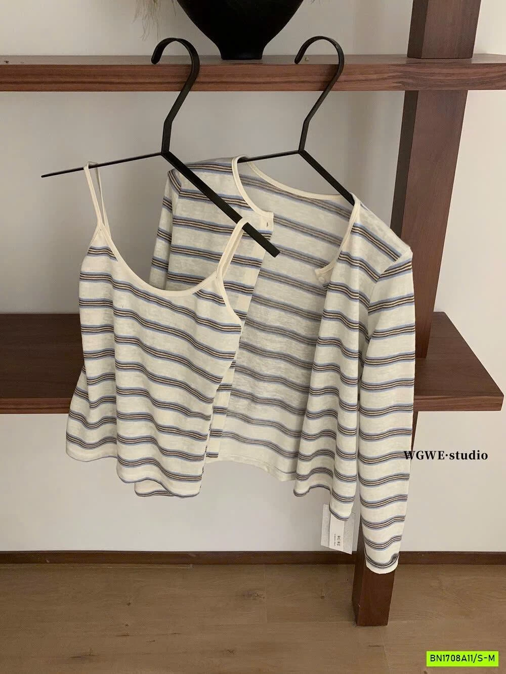 SÉT ÁO 2 DÂY+CARDIGAN KẺ WGWE6850