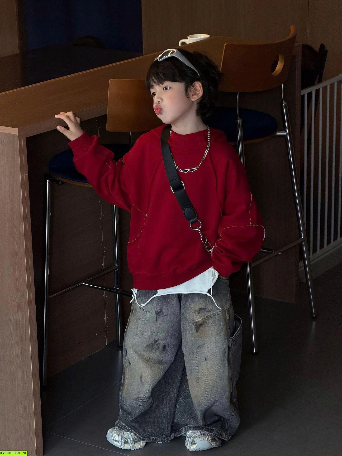 ÁO NỈ CHỮ NỔI