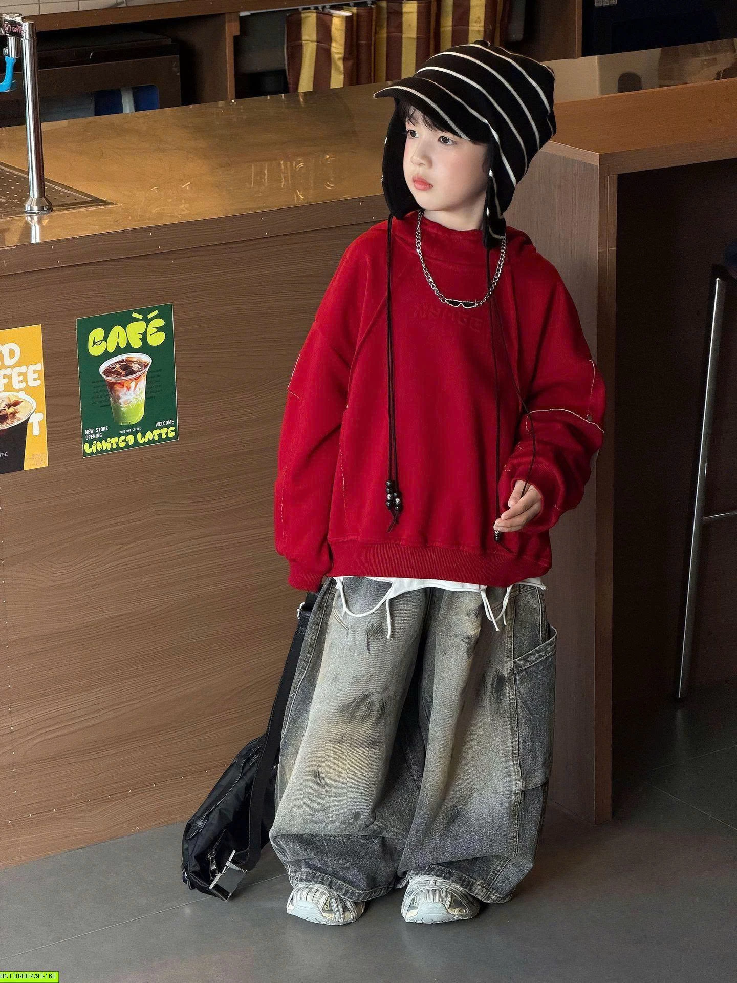 ÁO NỈ CHỮ NỔI