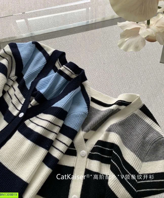 ÁO CARDIGAN LEN KẺ NGANG