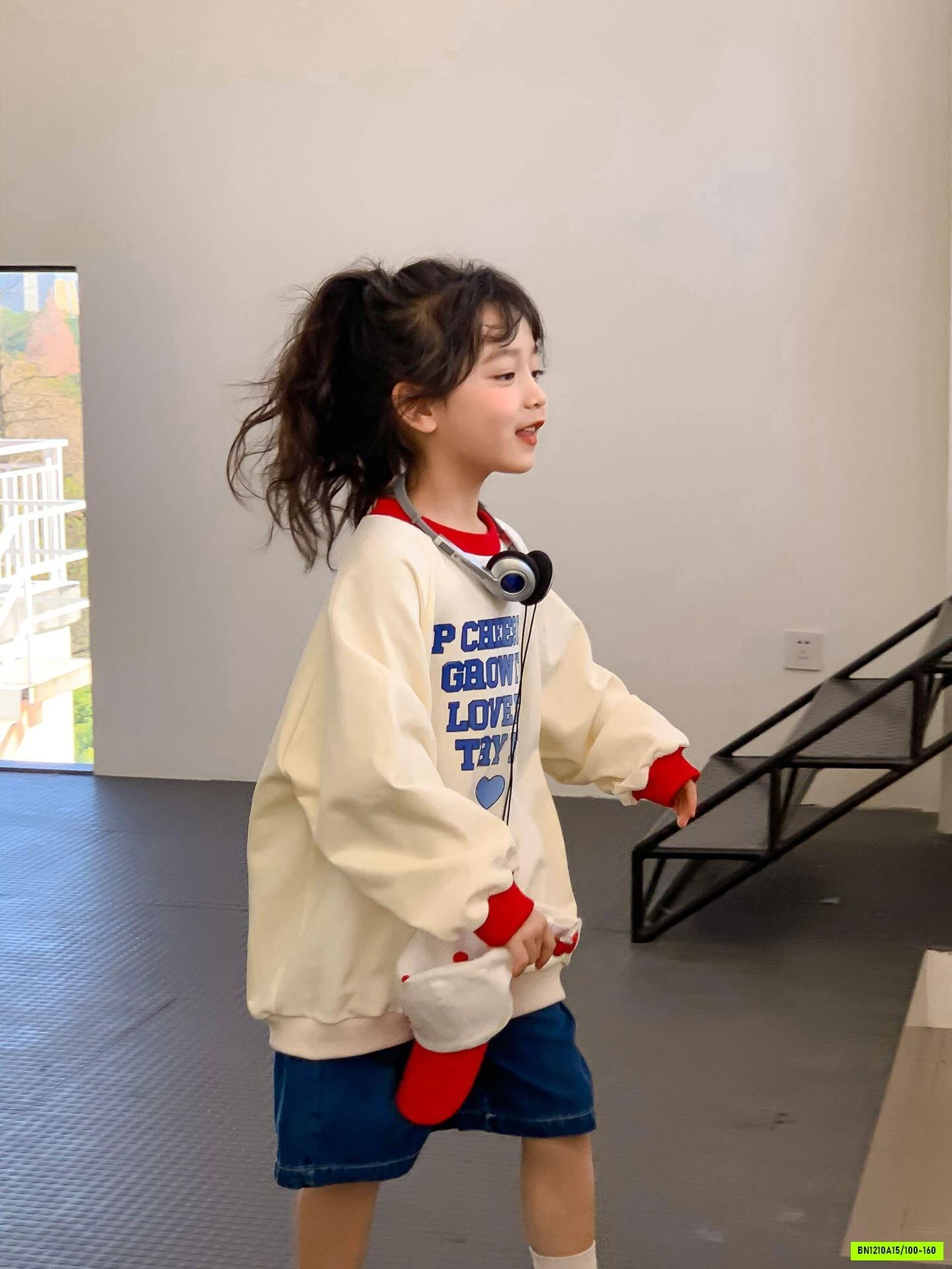 ÁO NỈ CHỮ PHỐI VIỀN CỔ CTONG KIDS