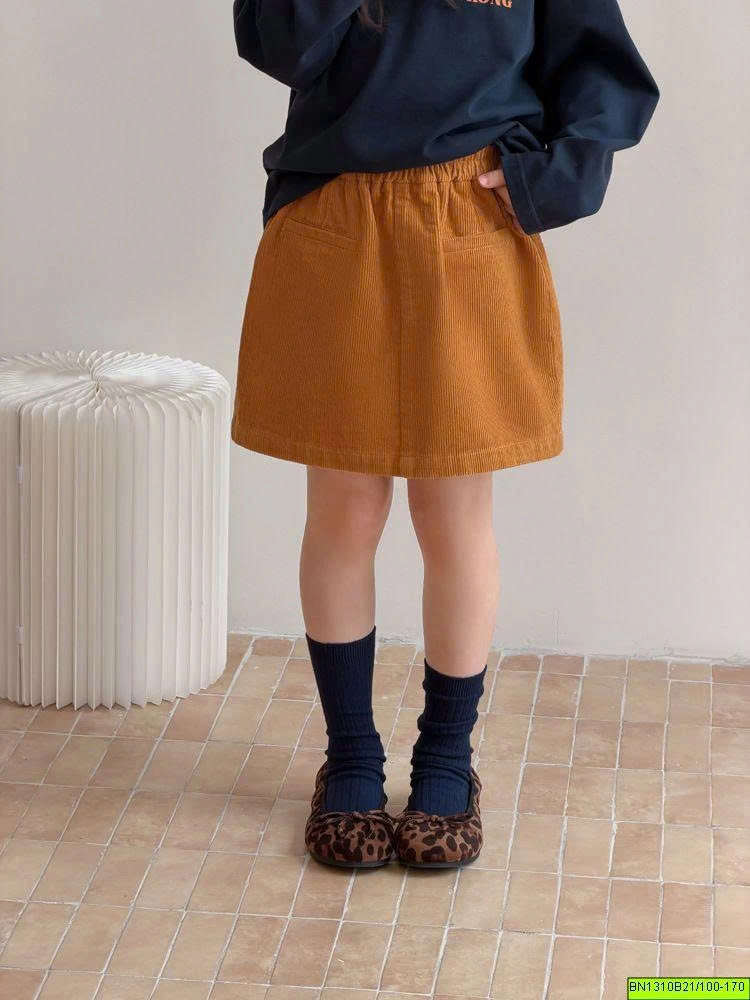 CHÂN VÁY NHUNG CHỮ A  AMBB 26E083