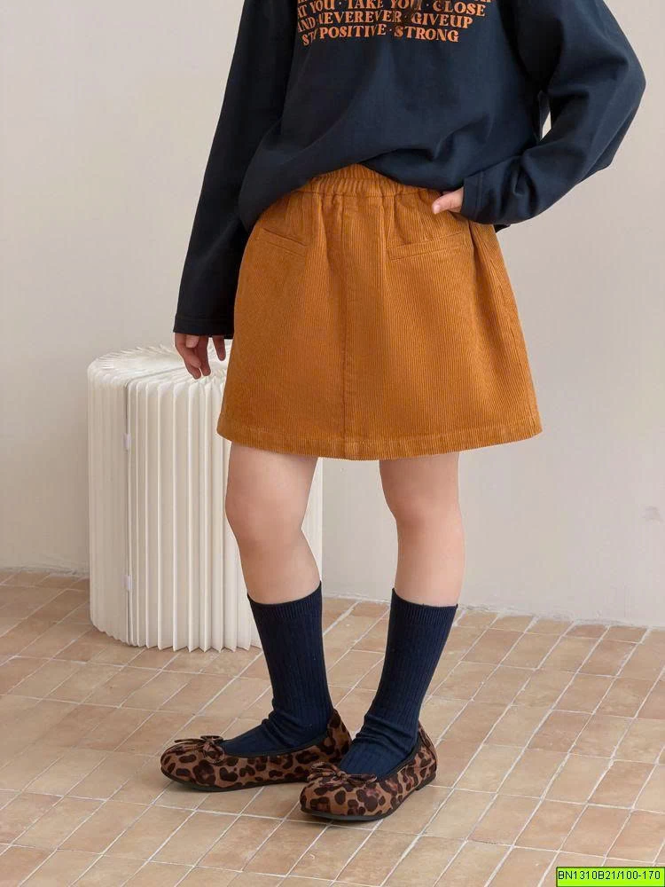 CHÂN VÁY NHUNG CHỮ A  AMBB 26E083