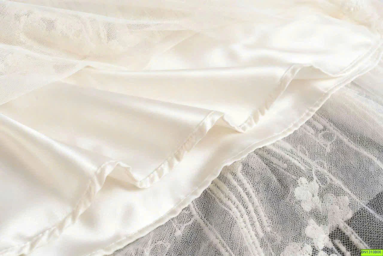 CHÂN VÁY TRẮNG- REN TẦNG