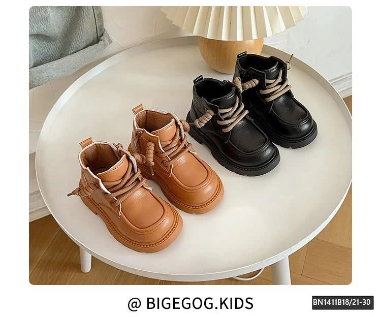 BOOT NHÍ BUỘC DÂY