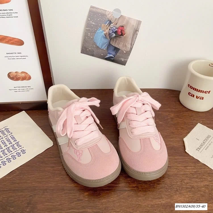 GIÀY THỂ THAO THÊU KITTY