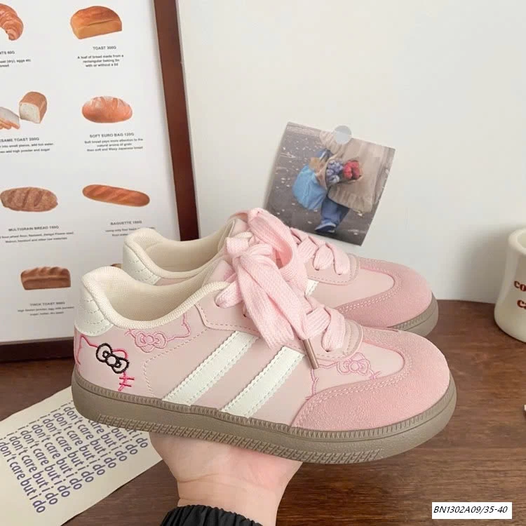 GIÀY THỂ THAO THÊU KITTY