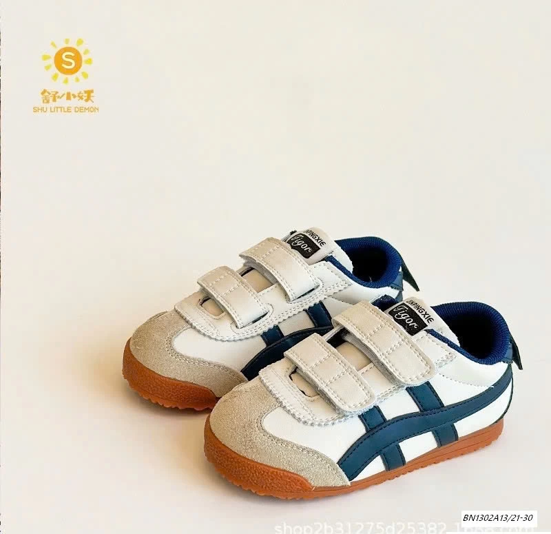 GIÀY THỂ THAO SỌC MÀU