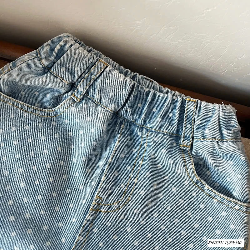 JEANS SUÔNG CHẤM BI GẤU VIỀN REN