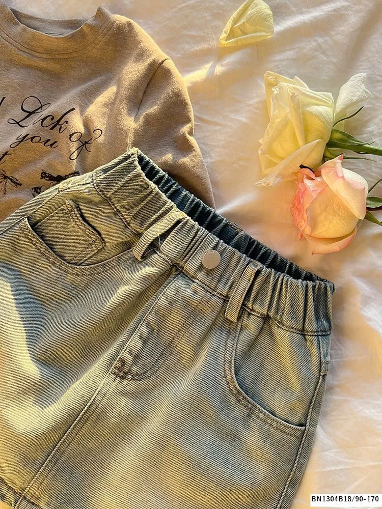 CHÂN VÁY JEAN CHỮ A BẠC MÀU AMBB  25A040