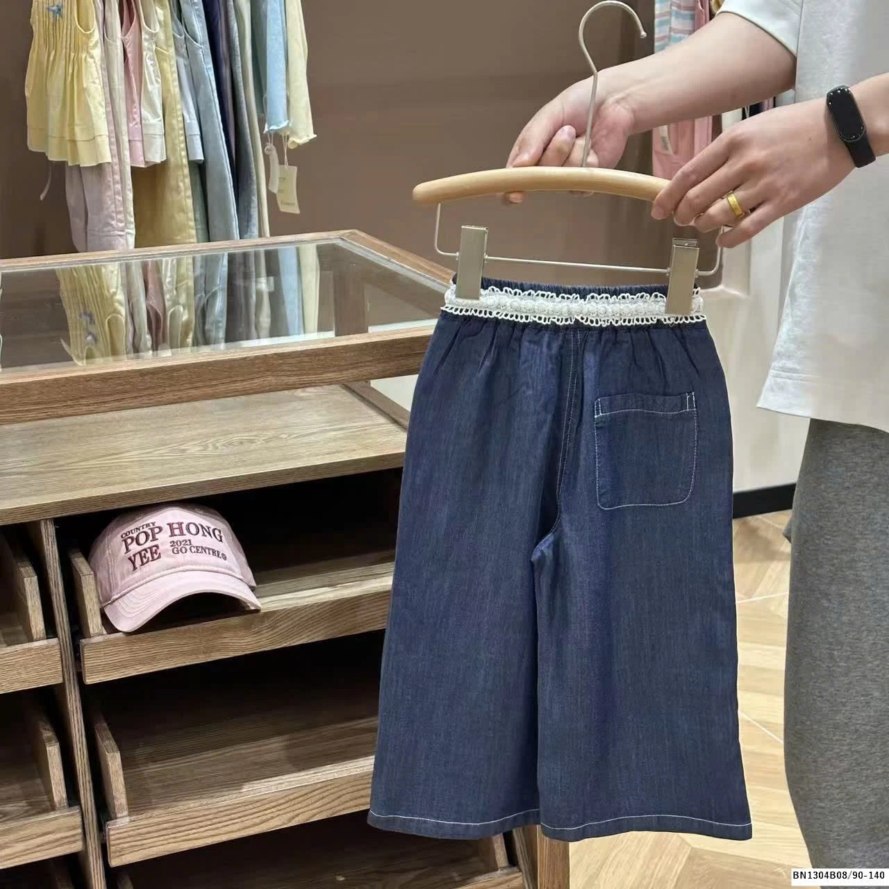 QUẦN JEANS CAP PHỐI REN BÉ GÁI