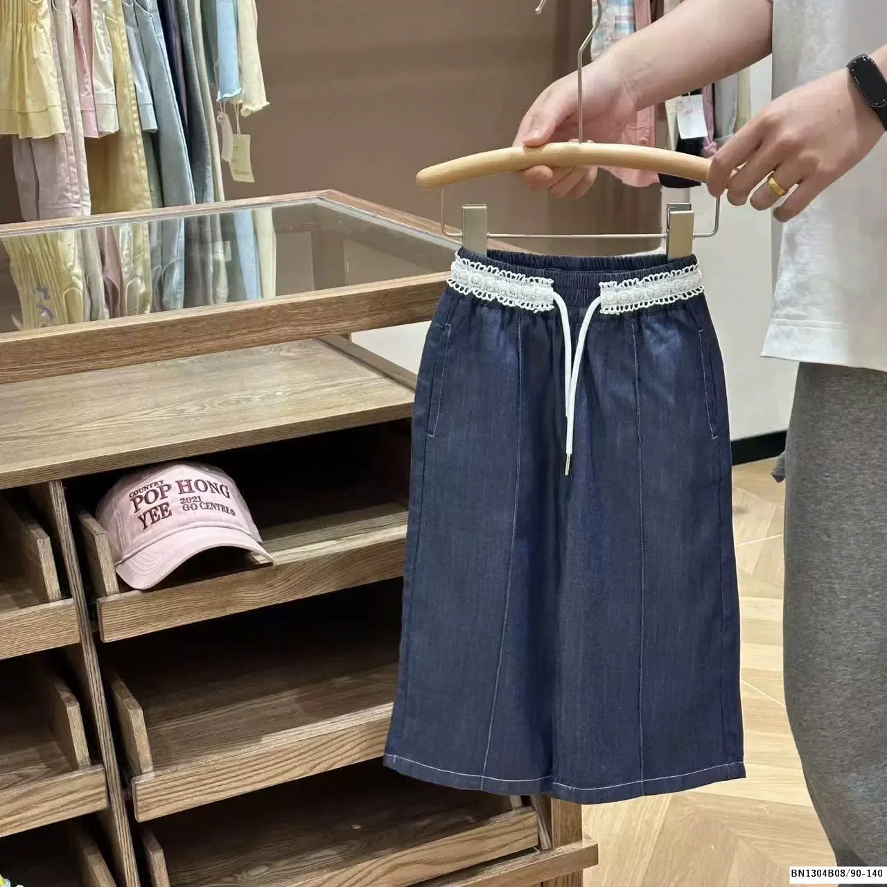 QUẦN JEANS CAP PHỐI REN BÉ GÁI