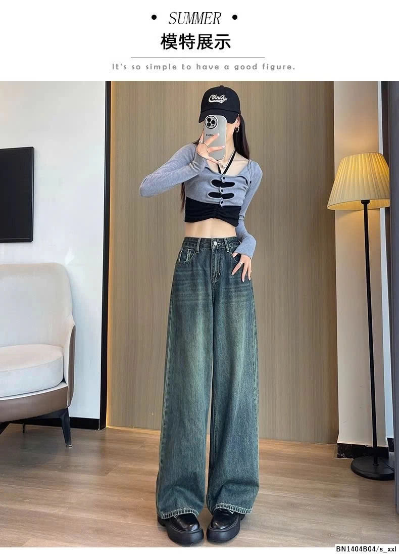 QUẦN JEAN SUÔNG GẤU IN HOA