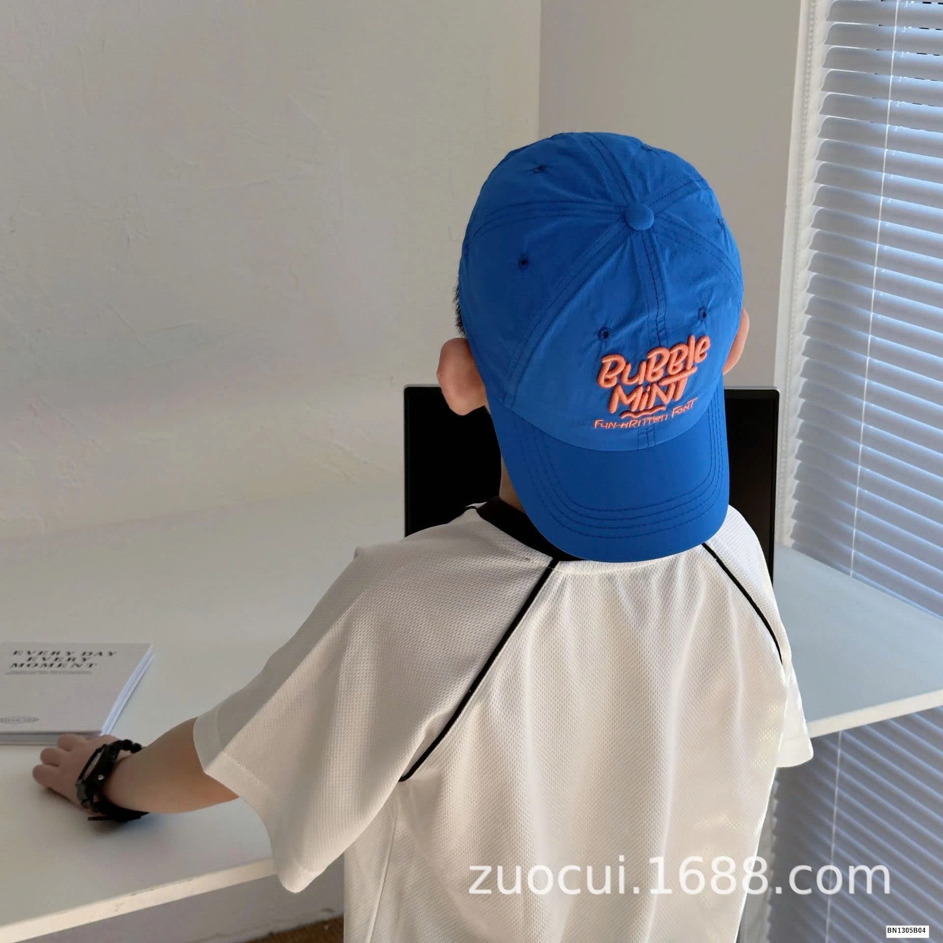 MŨ LƯỠI TRAI CHỮ BUBBLE