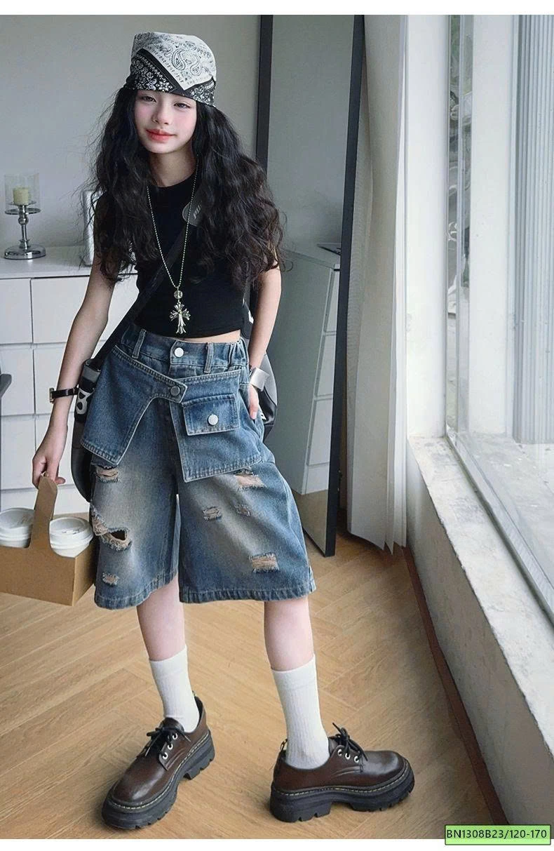 ÁO BALO ĐEN MIX QUẦN JEAN CÁ TÍNH