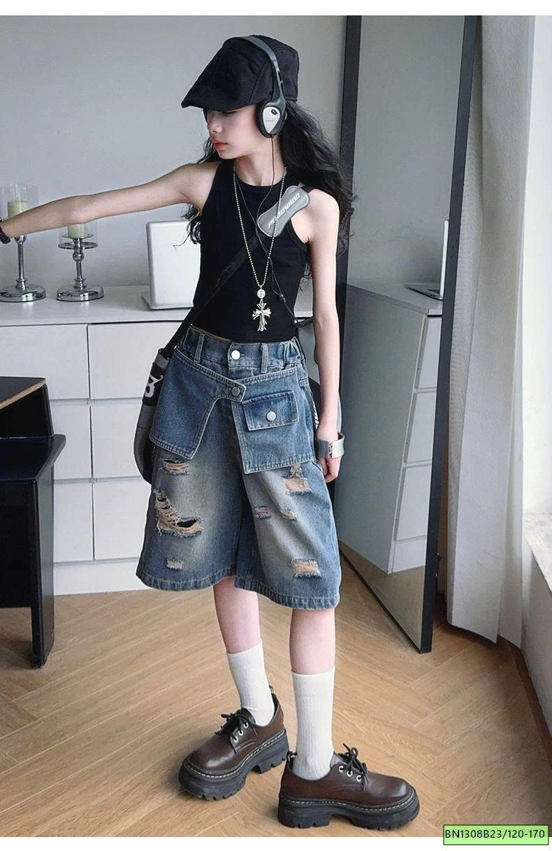 ÁO BALO ĐEN MIX QUẦN JEAN CÁ TÍNH