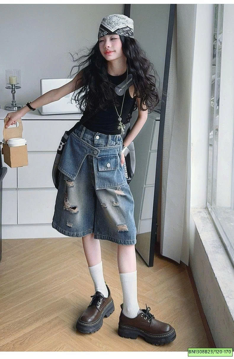 ÁO BALO ĐEN MIX QUẦN JEAN CÁ TÍNH
