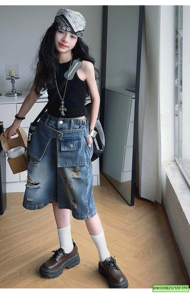 ÁO BALO ĐEN MIX QUẦN JEAN CÁ TÍNH