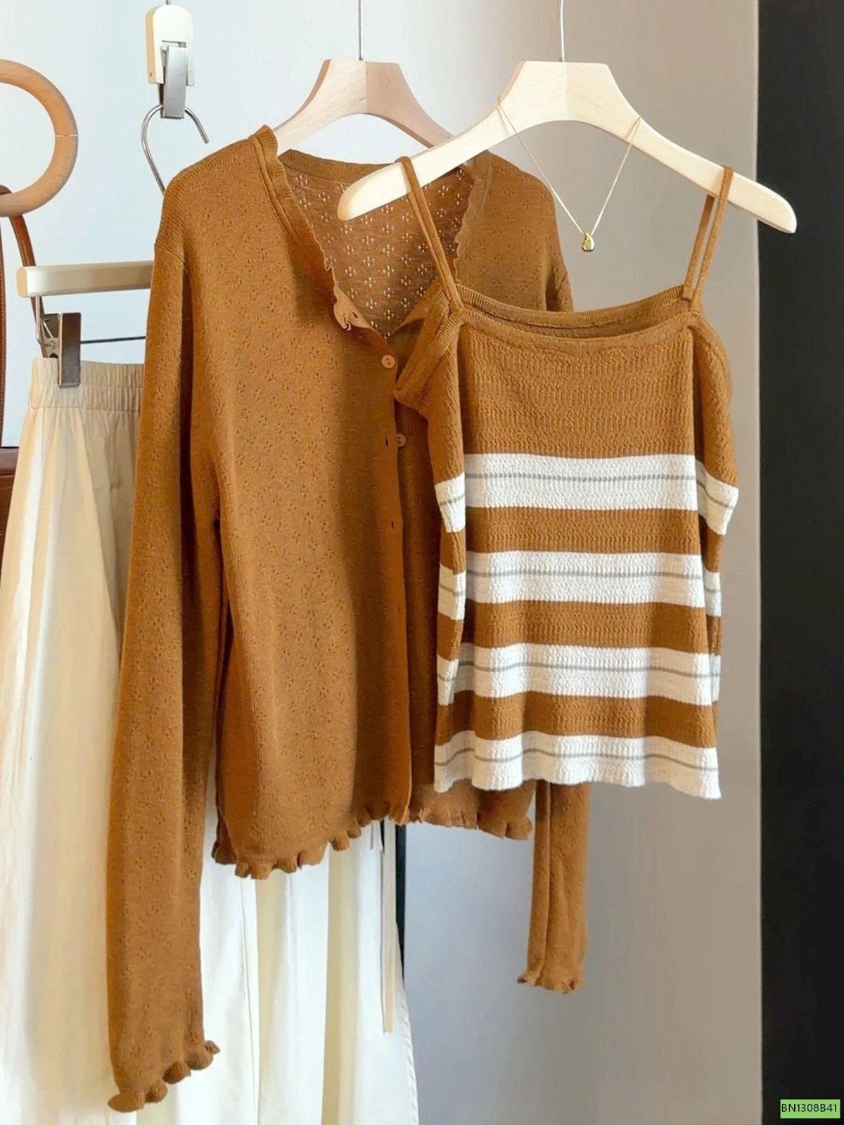 SET 2 MÓN CARDIGAN & ÁO 2 DÂY ANNA