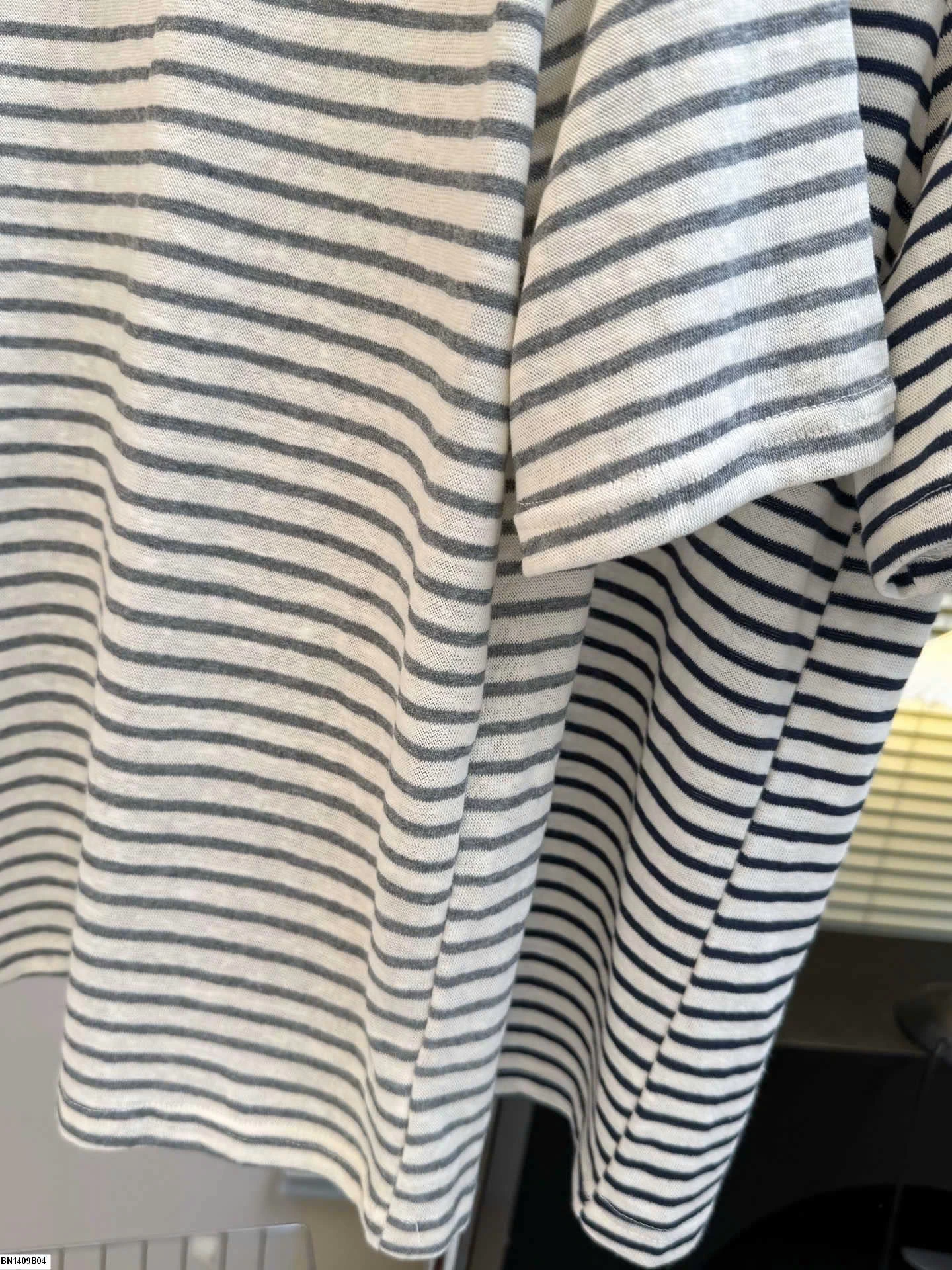 ÁO THUN KẺ THÊU CÚN