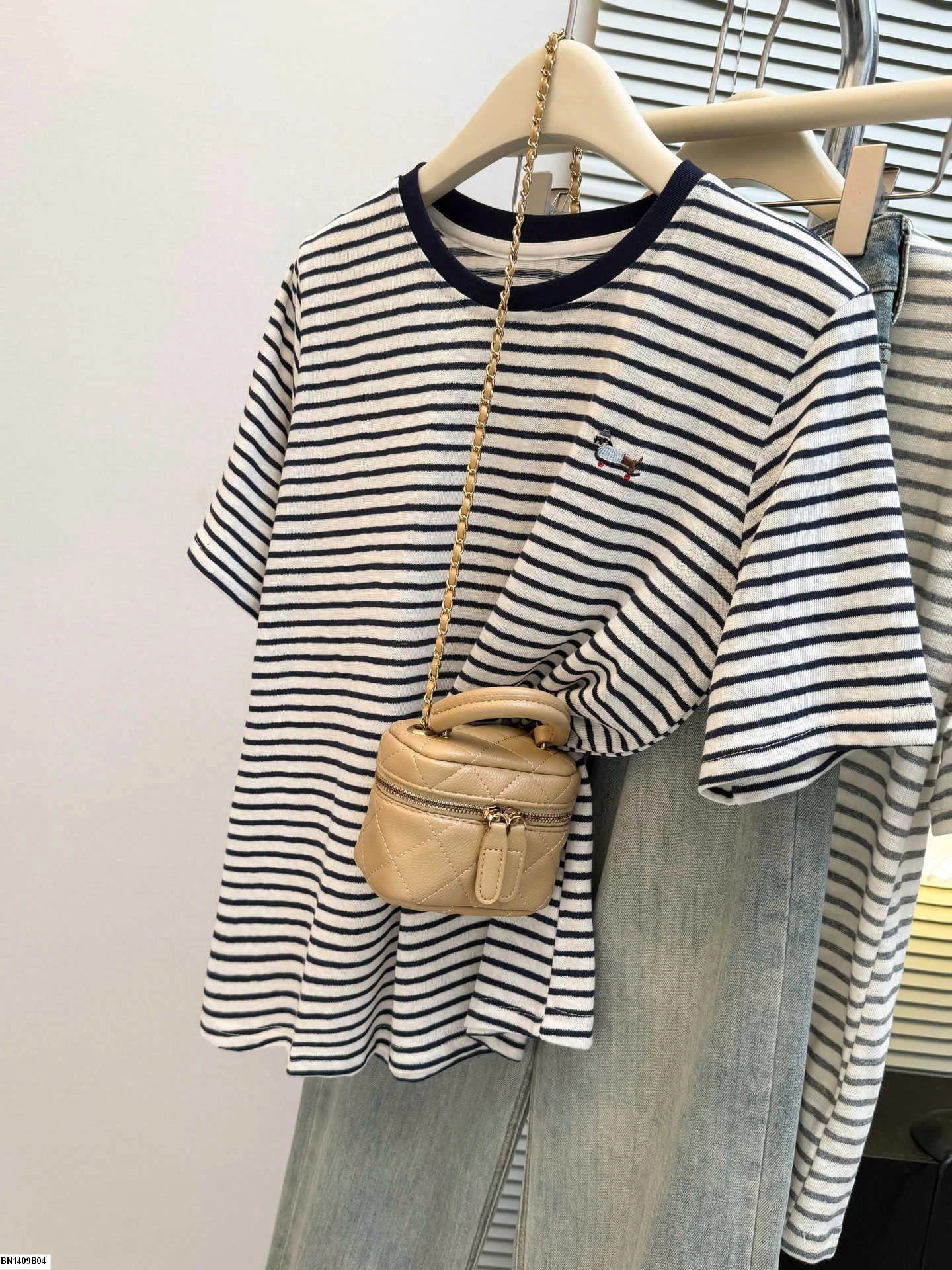 ÁO THUN KẺ THÊU CÚN