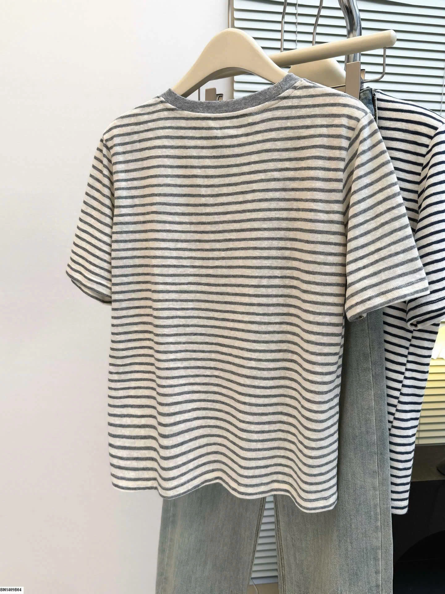 ÁO THUN KẺ THÊU CÚN