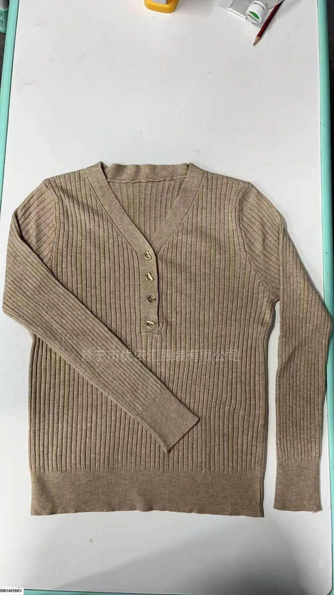 ÁO LEN CỔ V 4 CÚC