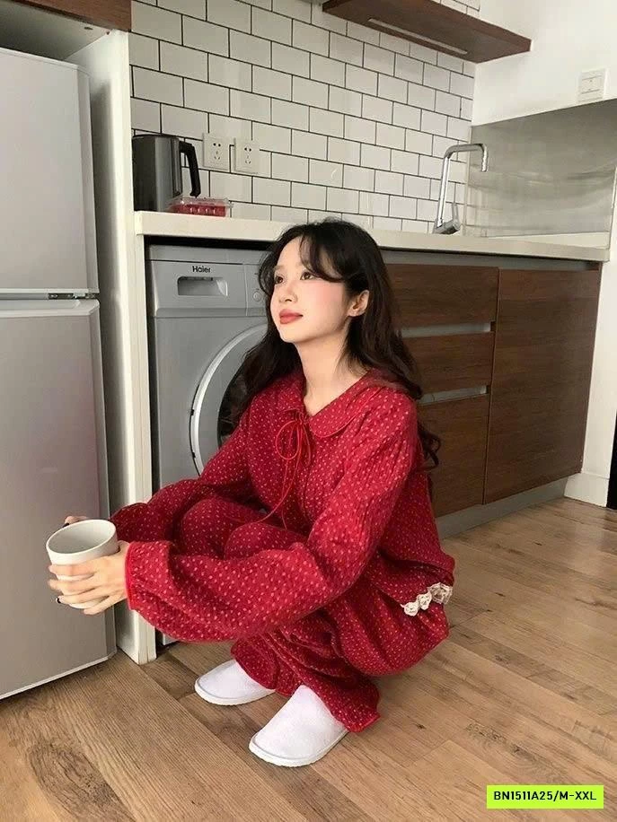 BỘ NGỦ ĐỎ CHẤM BI CỔ SEN