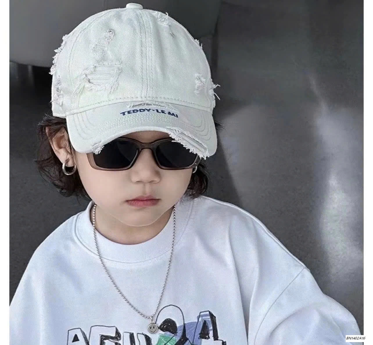 MŨ KẾT THÊU CHỮ RÁCH CÁ TÍNH