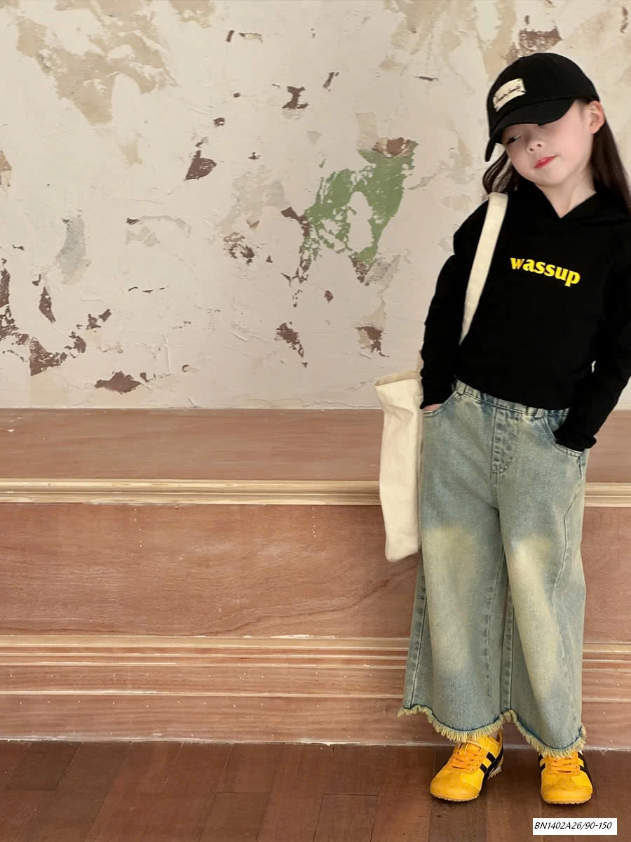 JEANS ỐNG RỘNG TUA GẤU