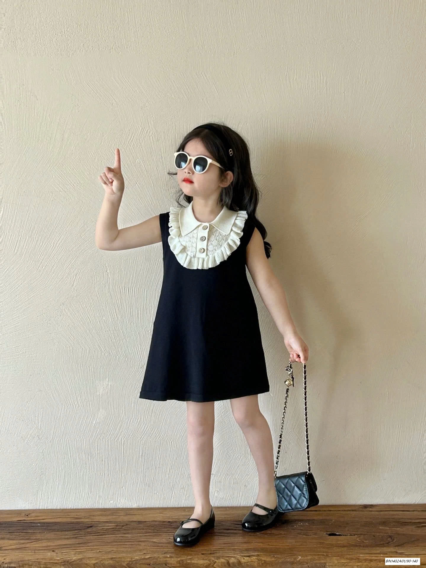 ĐẦM SUÔNG ĐEN CỔ VIỀN BÈO