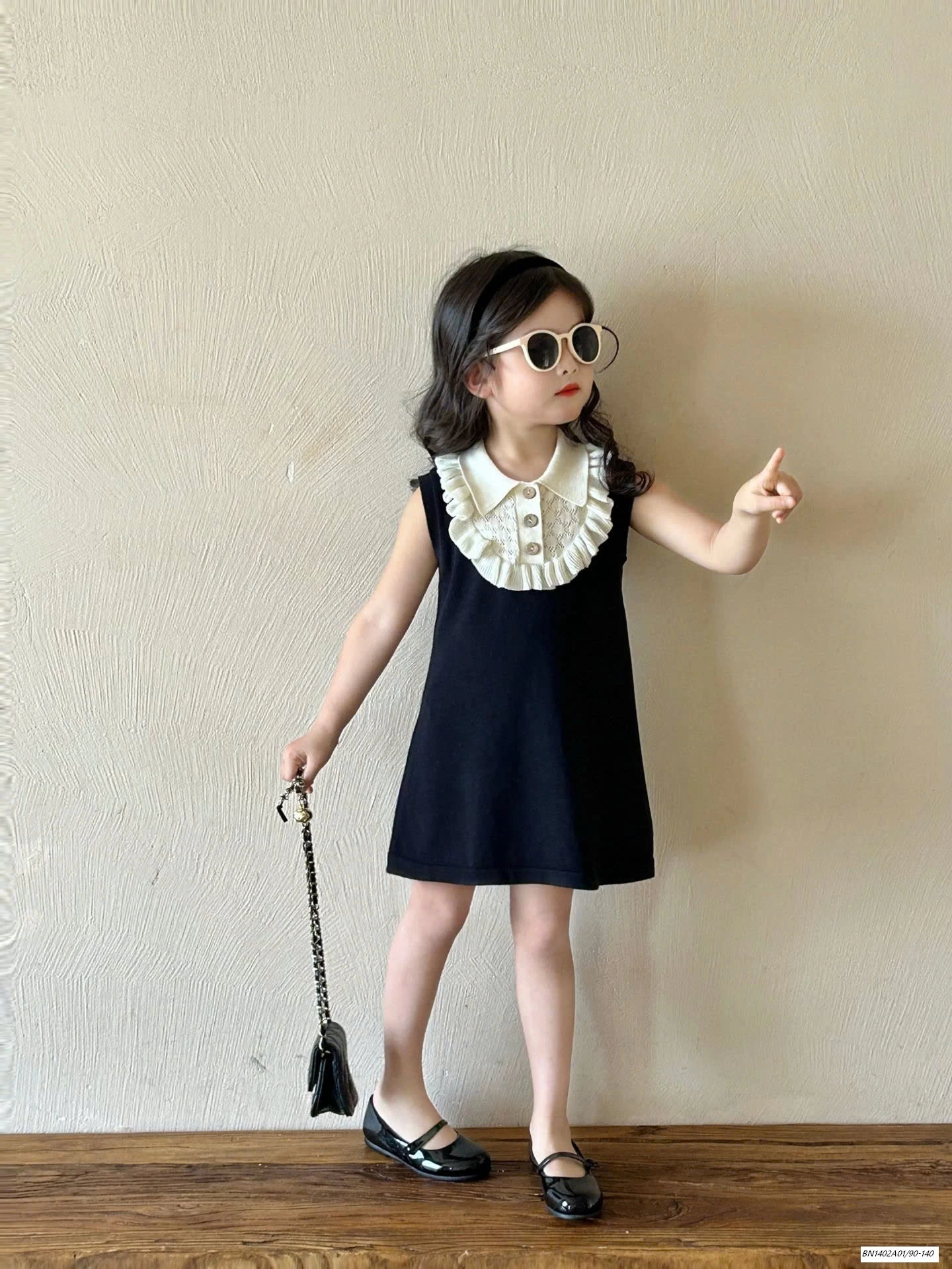 ĐẦM SUÔNG ĐEN CỔ VIỀN BÈO