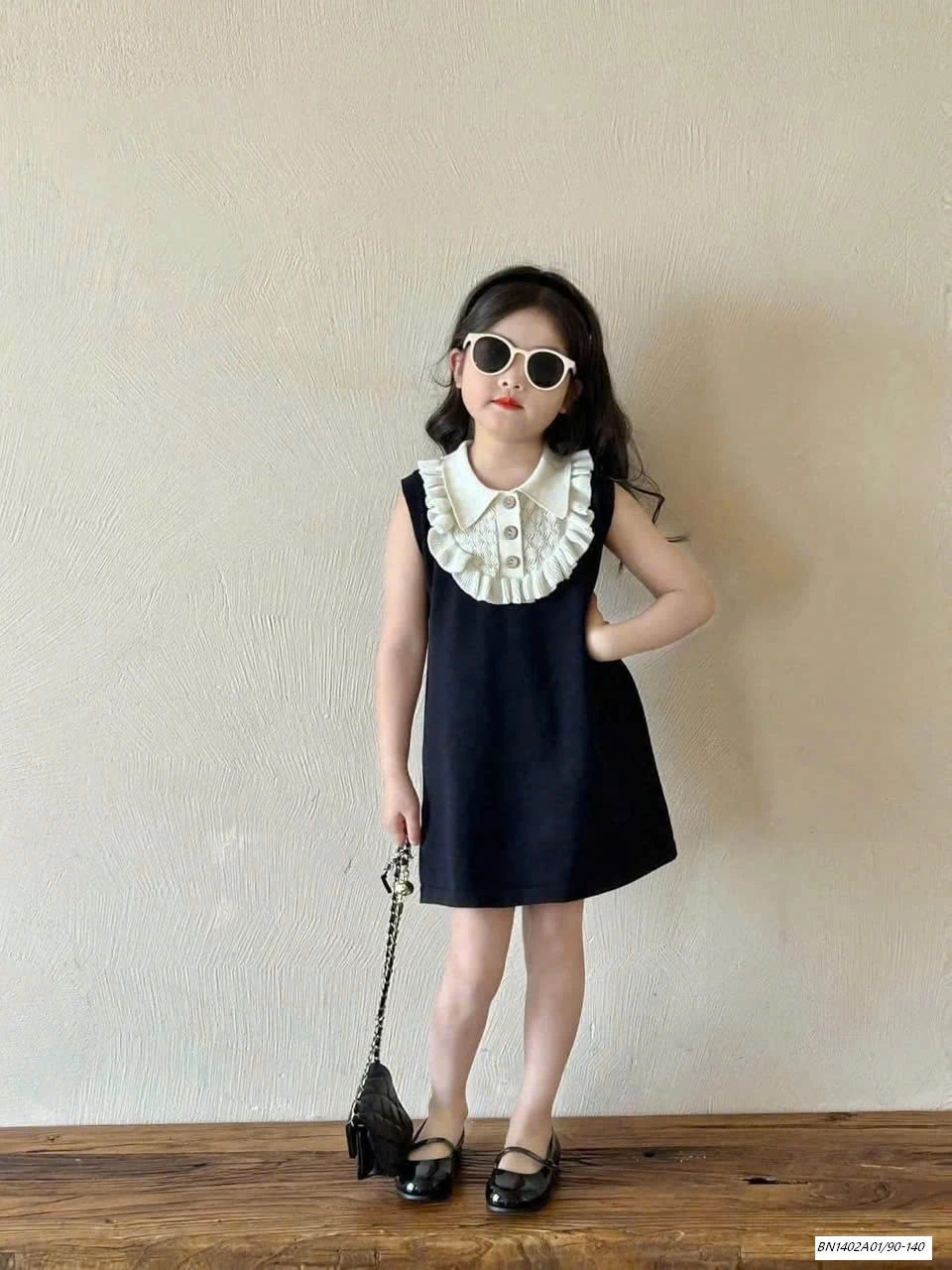 ĐẦM SUÔNG ĐEN CỔ VIỀN BÈO