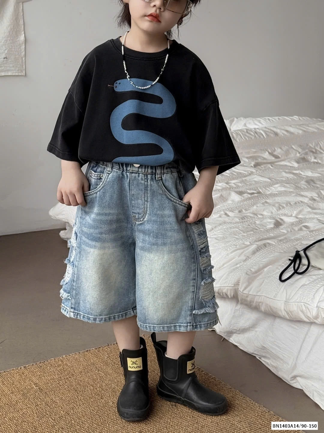 SHORT JEANS RÁCH BÊN